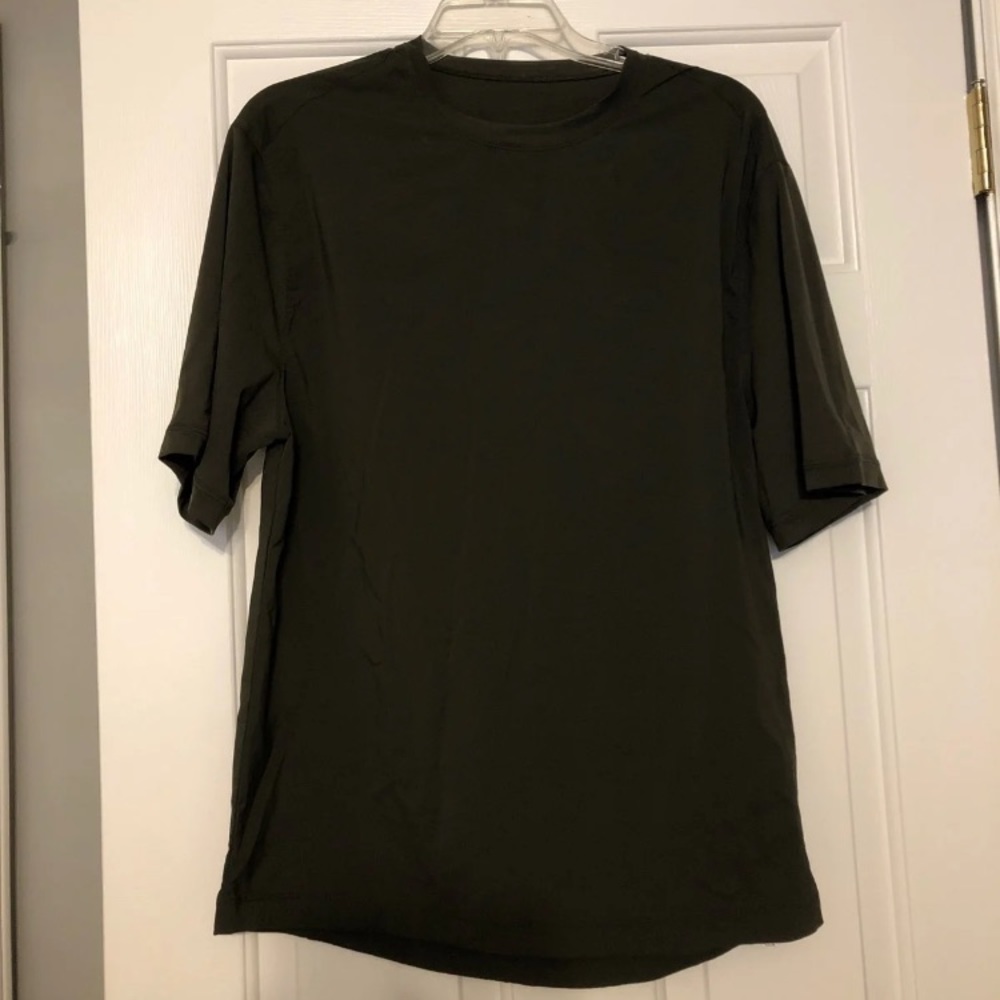 Lululemon men’s shirt
